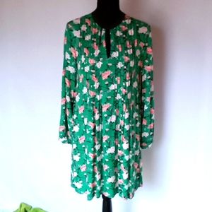 Old Navy maternity top (used)